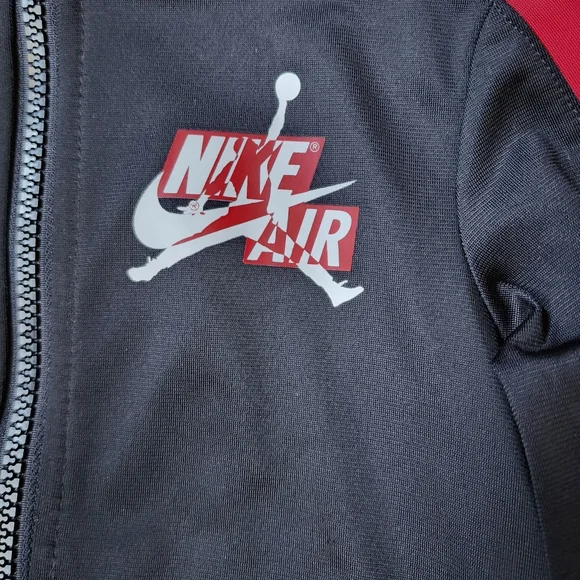 EUC ✅️ Nike Air Tracksuit - Picture 3 of 4